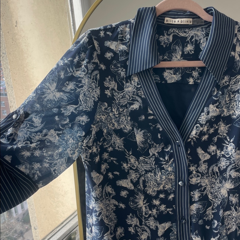 Alice + Olivia Navy and White print dress